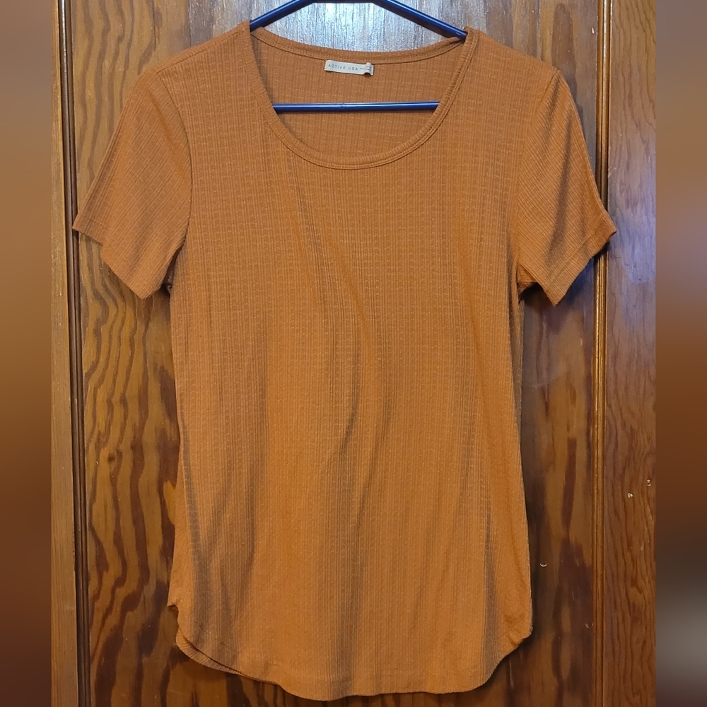 Orange tee